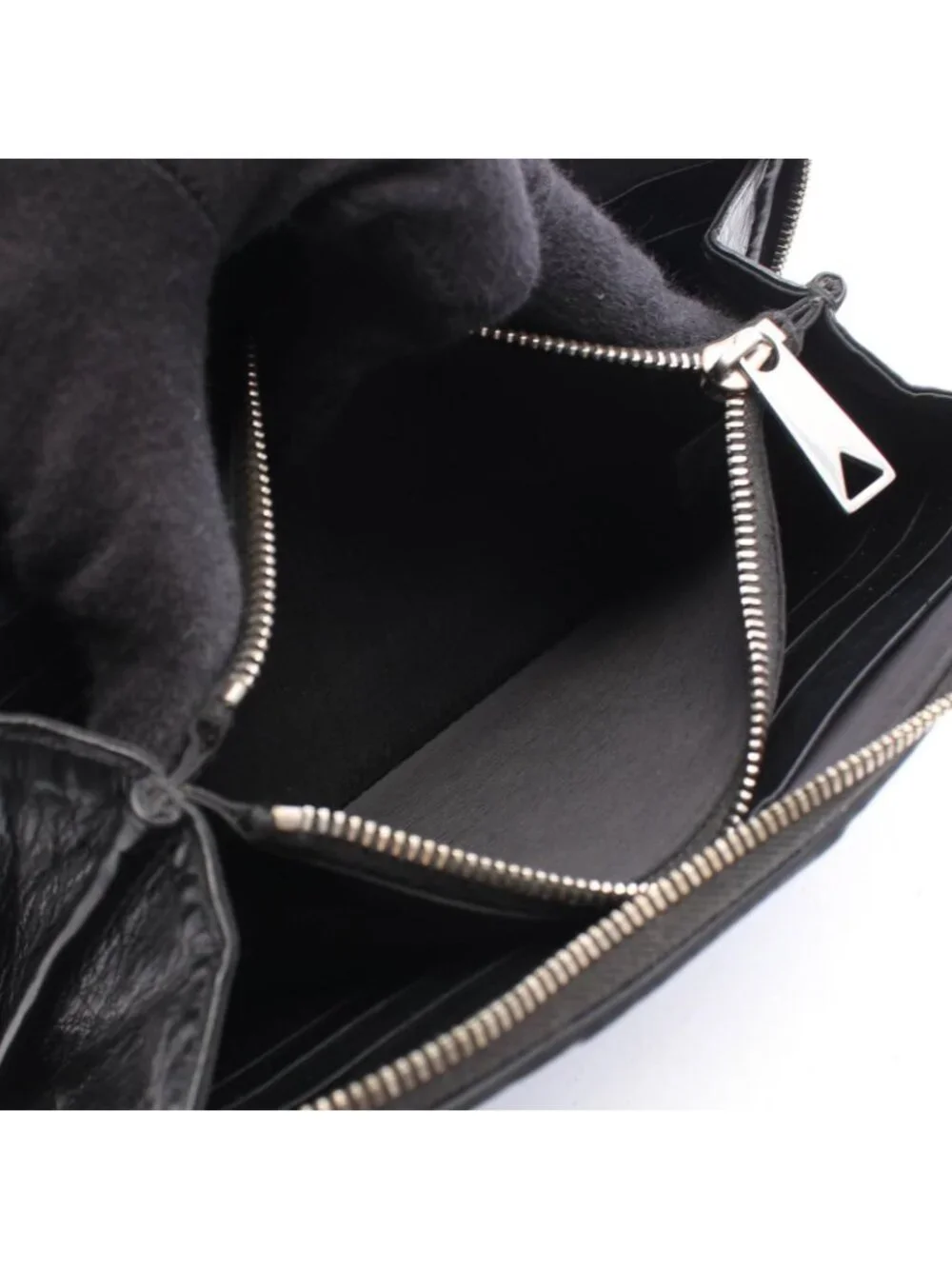 Bottega Veneta Round Wallet Intrecciato Black Lambskin Maxi